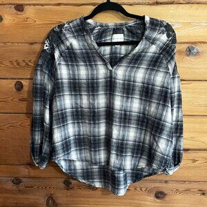 American Eagle Outfitters Plaid applique long sleeve blouse Size Small